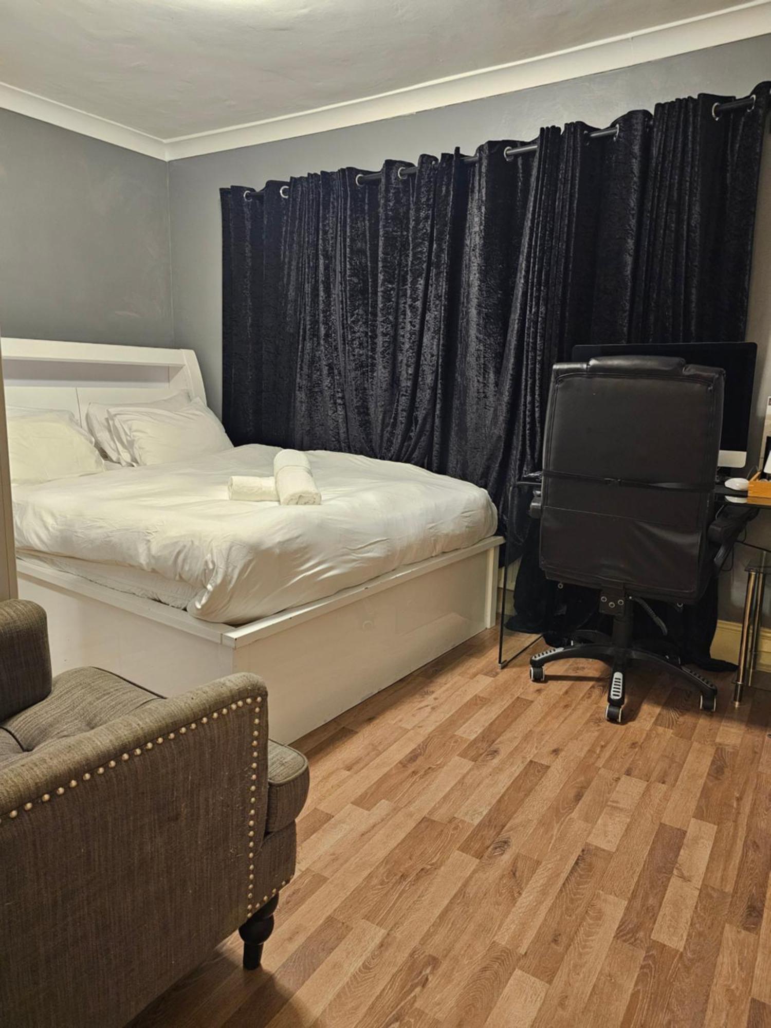 Umbrella Properties London Excel Extérieur photo